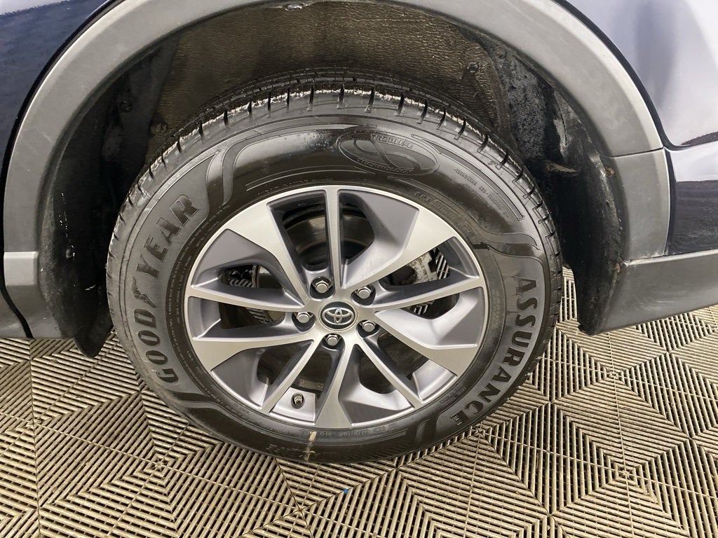 2017 Toyota RAV4 Hybrid XLE