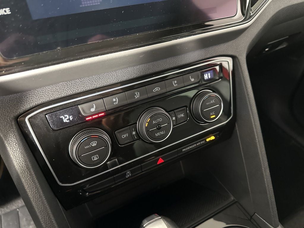 2022 Volkswagen Atlas Cross Sport 3.6L V6 SEL Premium R-Line