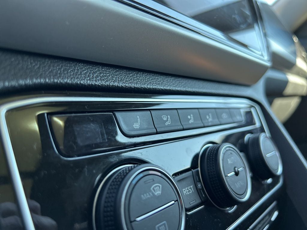 2023 Volkswagen Atlas 2.0T SE w/Technology