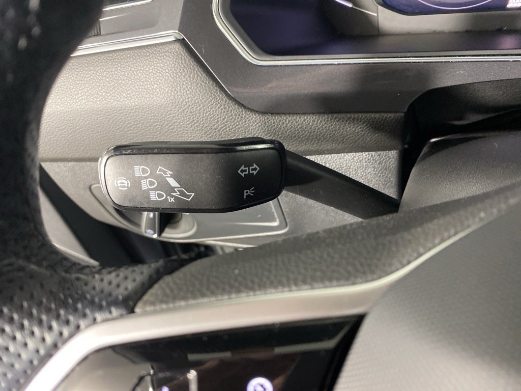 2022 Volkswagen Tiguan 2.0T SEL R-Line