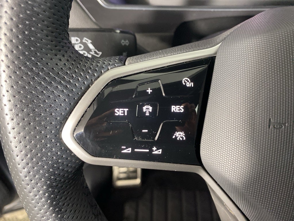 2022 Volkswagen Tiguan 2.0T SEL R-Line