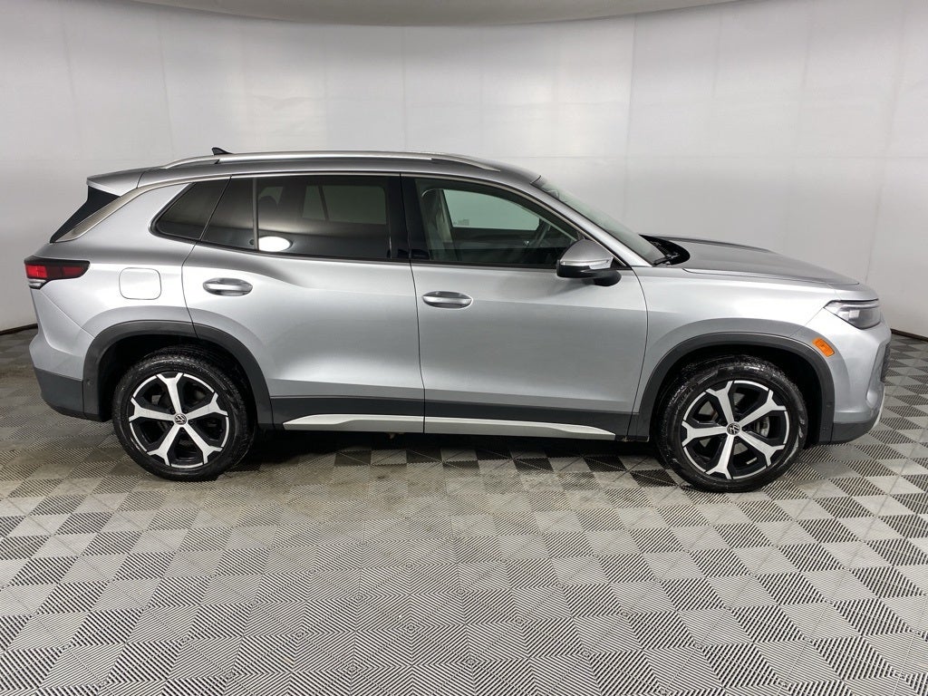 2025 Volkswagen Tiguan 2.0T SE