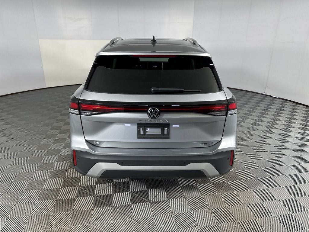 2025 Volkswagen Tiguan 2.0T SE