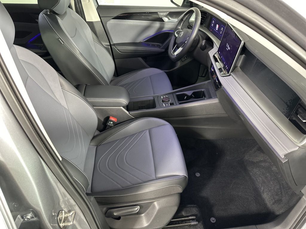 2025 Volkswagen Tiguan 2.0T SE