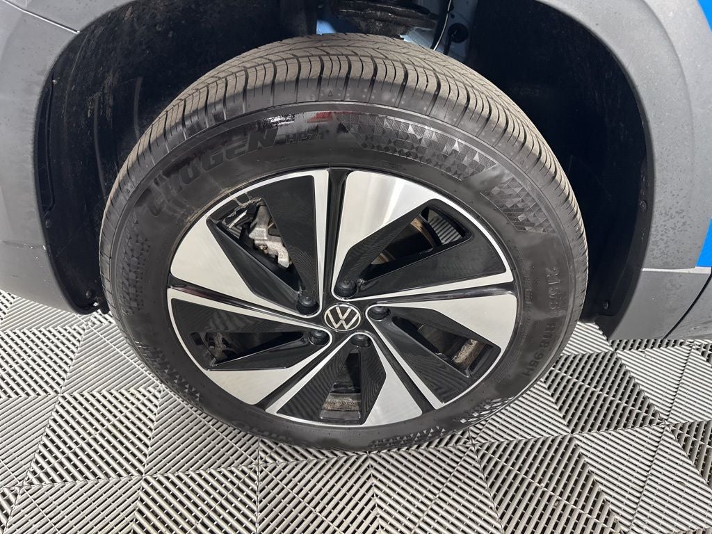 2025 Volkswagen Taos 1.5T SE