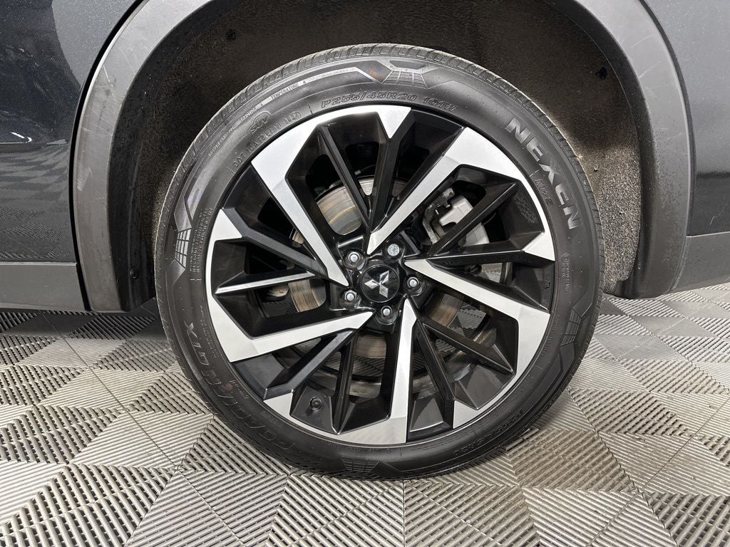 2024 Mitsubishi Outlander SE Black Edition w/Pano Roof