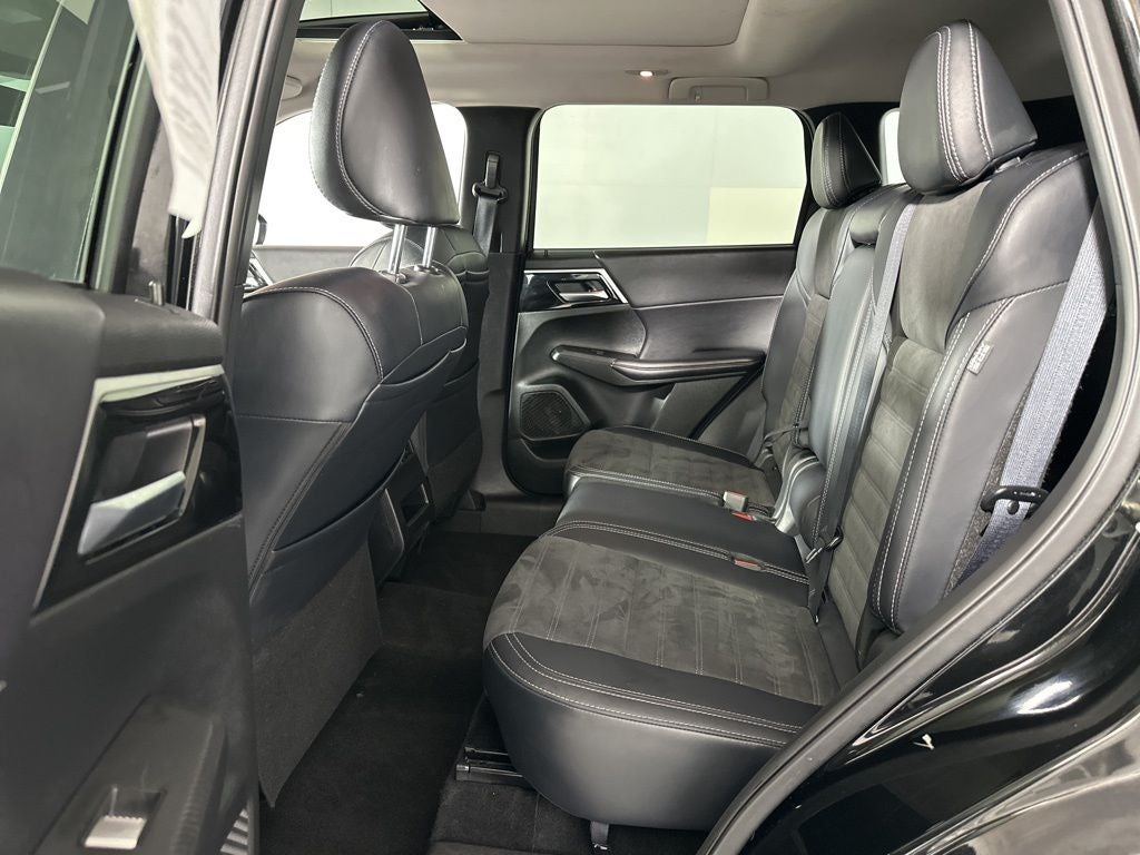 2024 Mitsubishi Outlander SE Black Edition w/Pano Roof