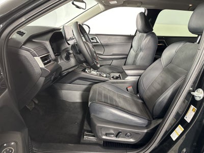 2024 Mitsubishi Outlander SE Black Edition w/Pano Roof