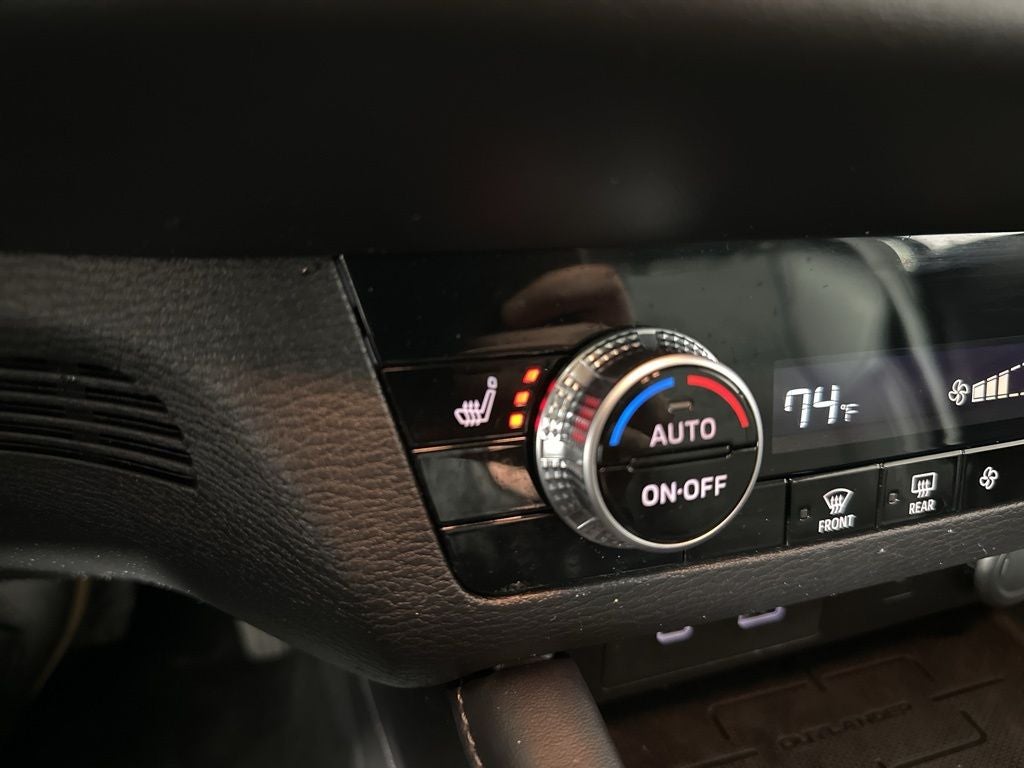 2024 Mitsubishi Outlander SE Black Edition w/Pano Roof