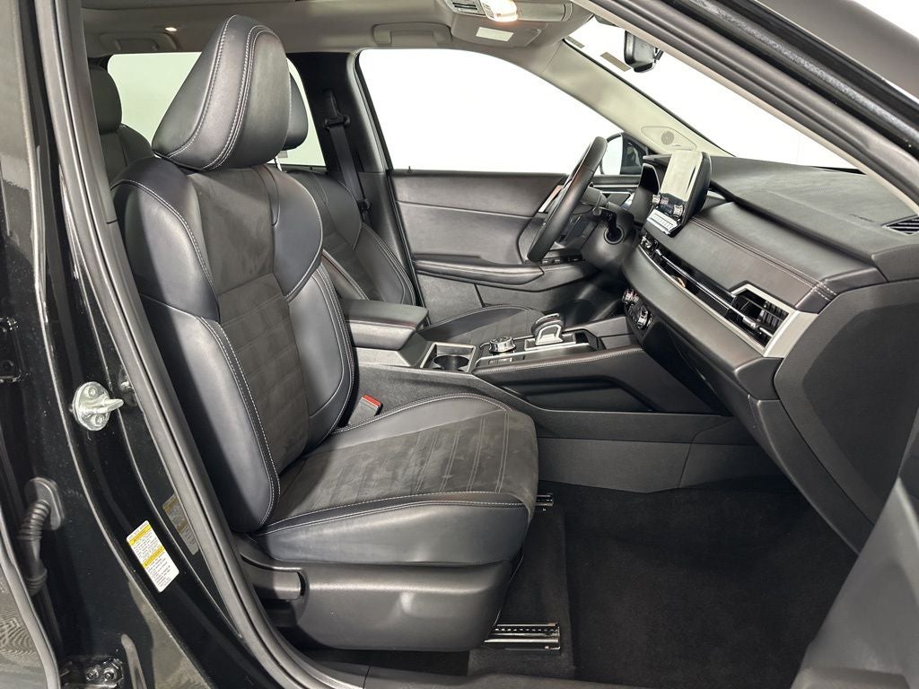 2024 Mitsubishi Outlander SE Black Edition w/Pano Roof