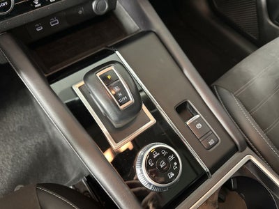 2024 Mitsubishi Outlander SE Black Edition w/Pano Roof