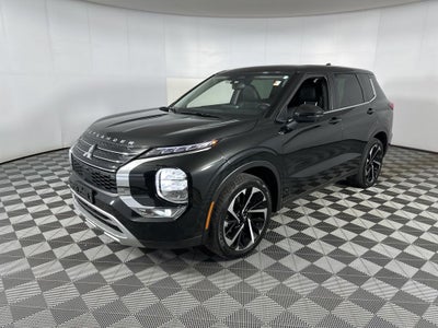 2024 Mitsubishi Outlander SE Black Edition w/Pano Roof