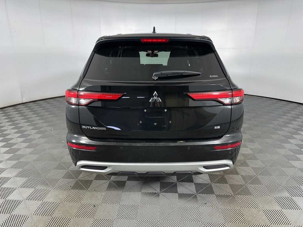 2024 Mitsubishi Outlander SE Black Edition w/Pano Roof