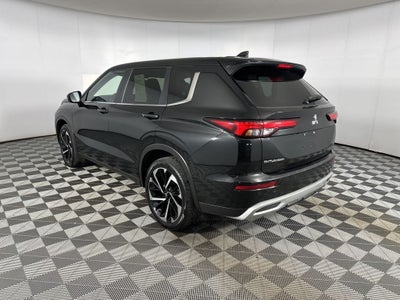2024 Mitsubishi Outlander SE Black Edition w/Pano Roof