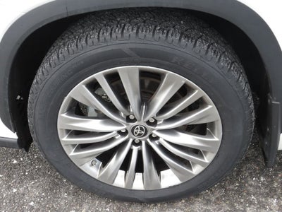 2023 Toyota Highlander Platinum