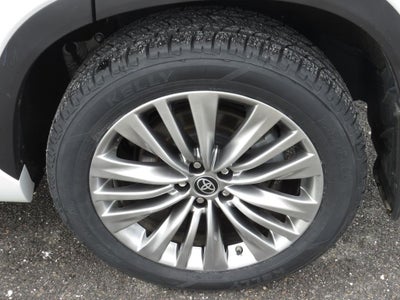 2023 Toyota Highlander Platinum