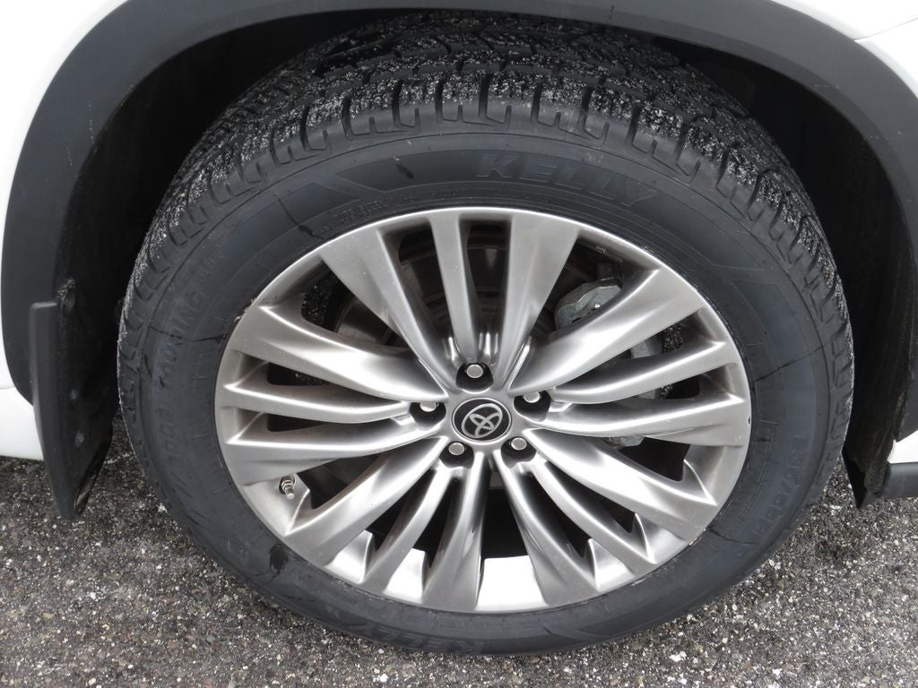 2023 Toyota Highlander Platinum