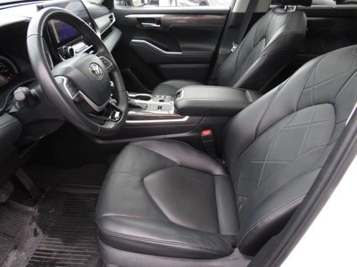 2023 Toyota Highlander Platinum