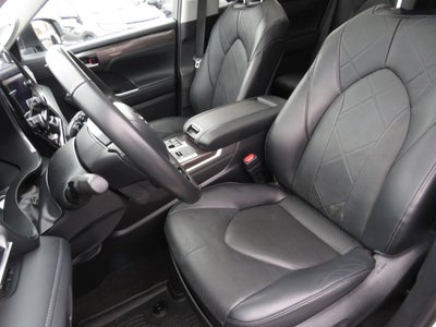 2023 Toyota Highlander Platinum