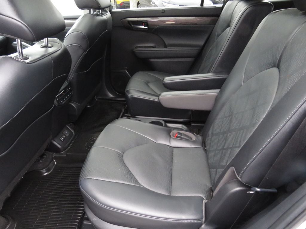2023 Toyota Highlander Platinum