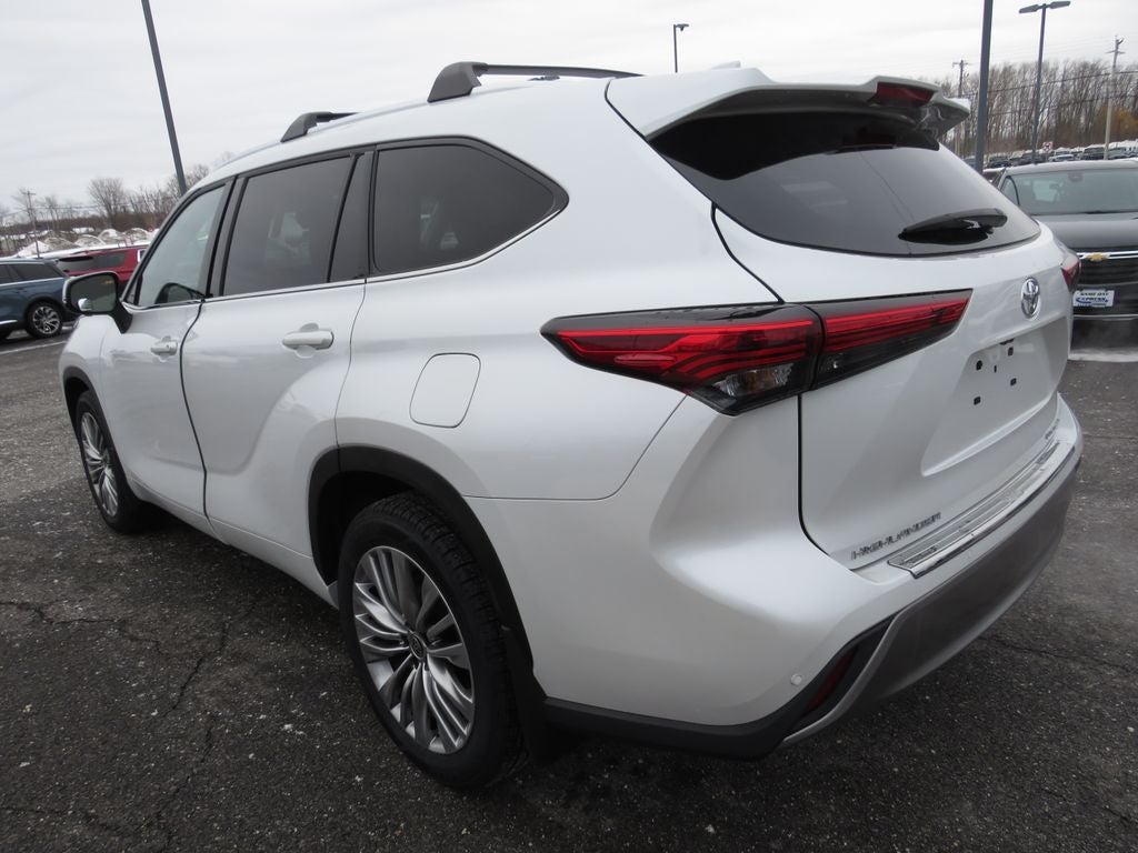 2023 Toyota Highlander Platinum