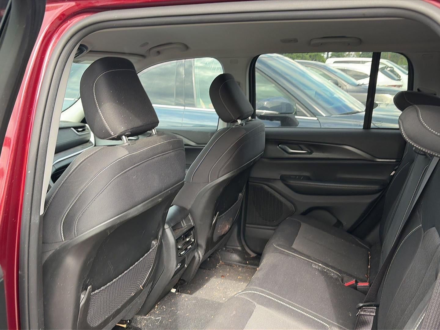 2023 Jeep Grand Cherokee Laredo 4x4