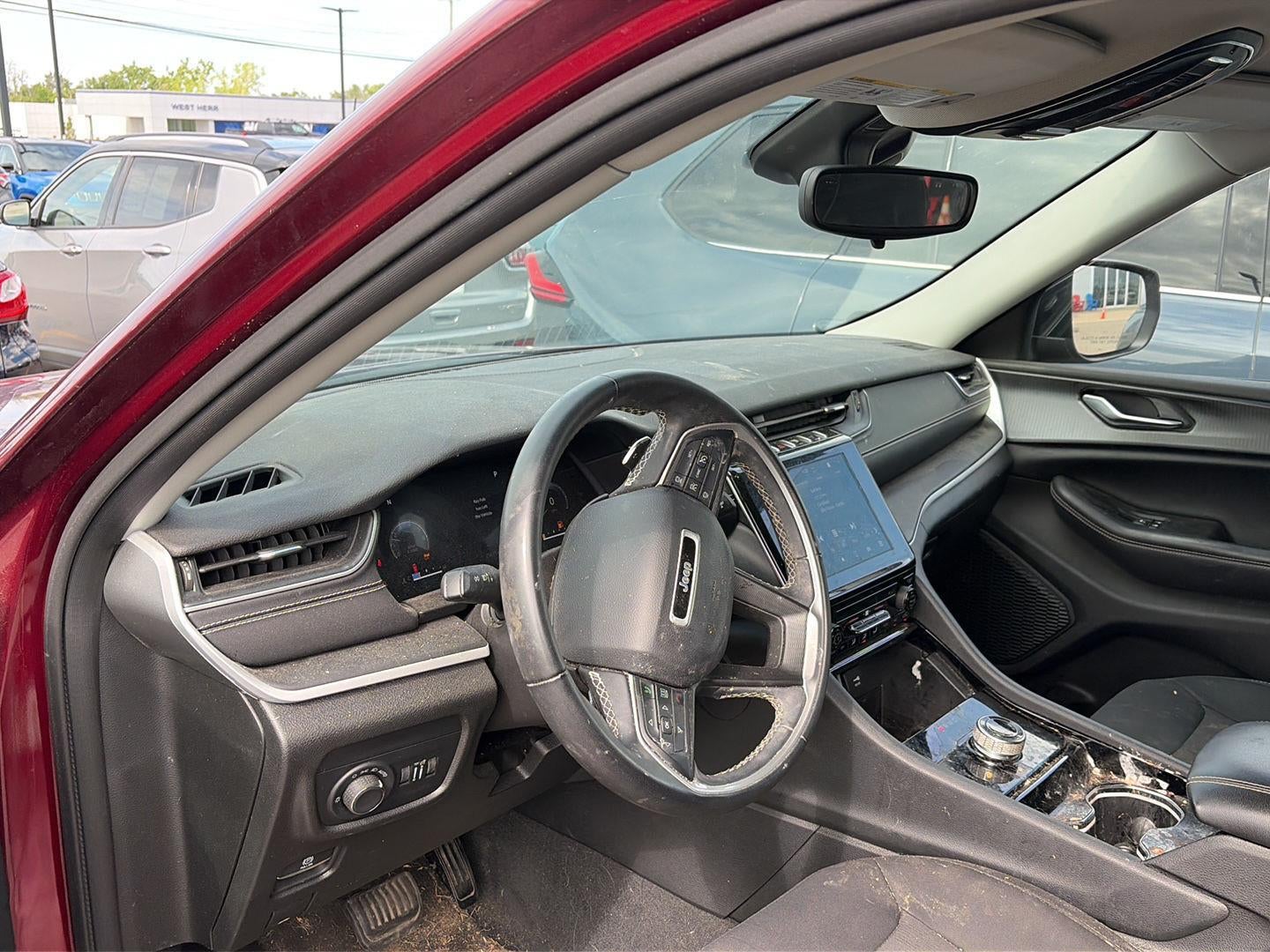 2023 Jeep Grand Cherokee Laredo 4x4