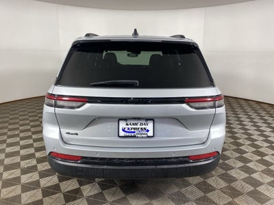 2023 Jeep Grand Cherokee Altitude 4x4