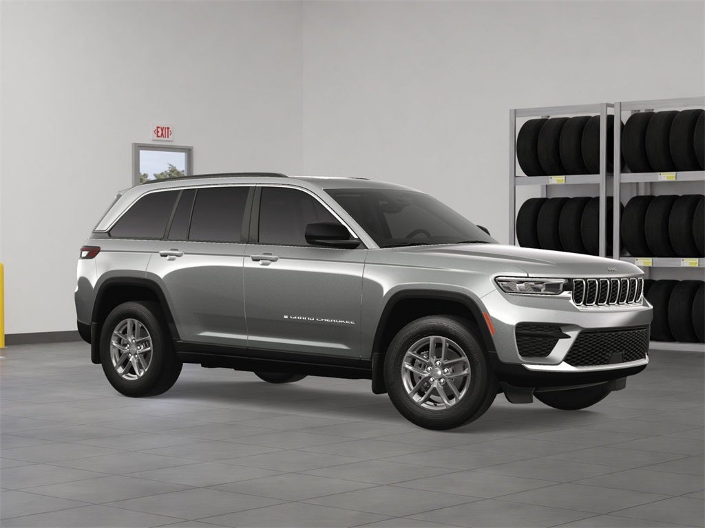 2025 Jeep Grand Cherokee GRAND CHEROKEE LAREDO X 4X4