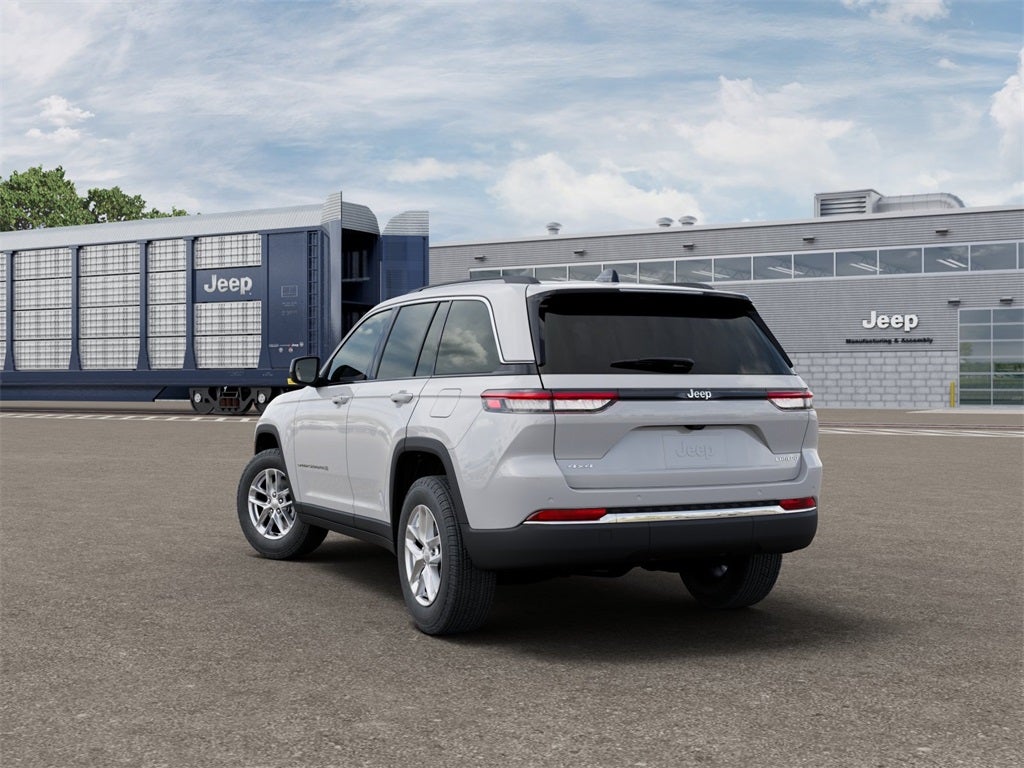 2025 Jeep Grand Cherokee GRAND CHEROKEE LAREDO X 4X4