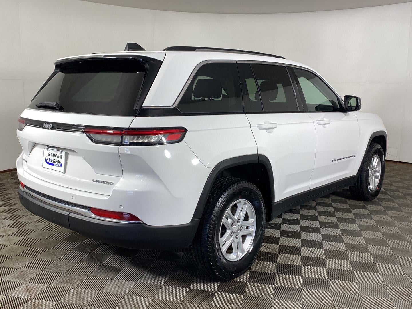 2023 Jeep Grand Cherokee Laredo 4x4