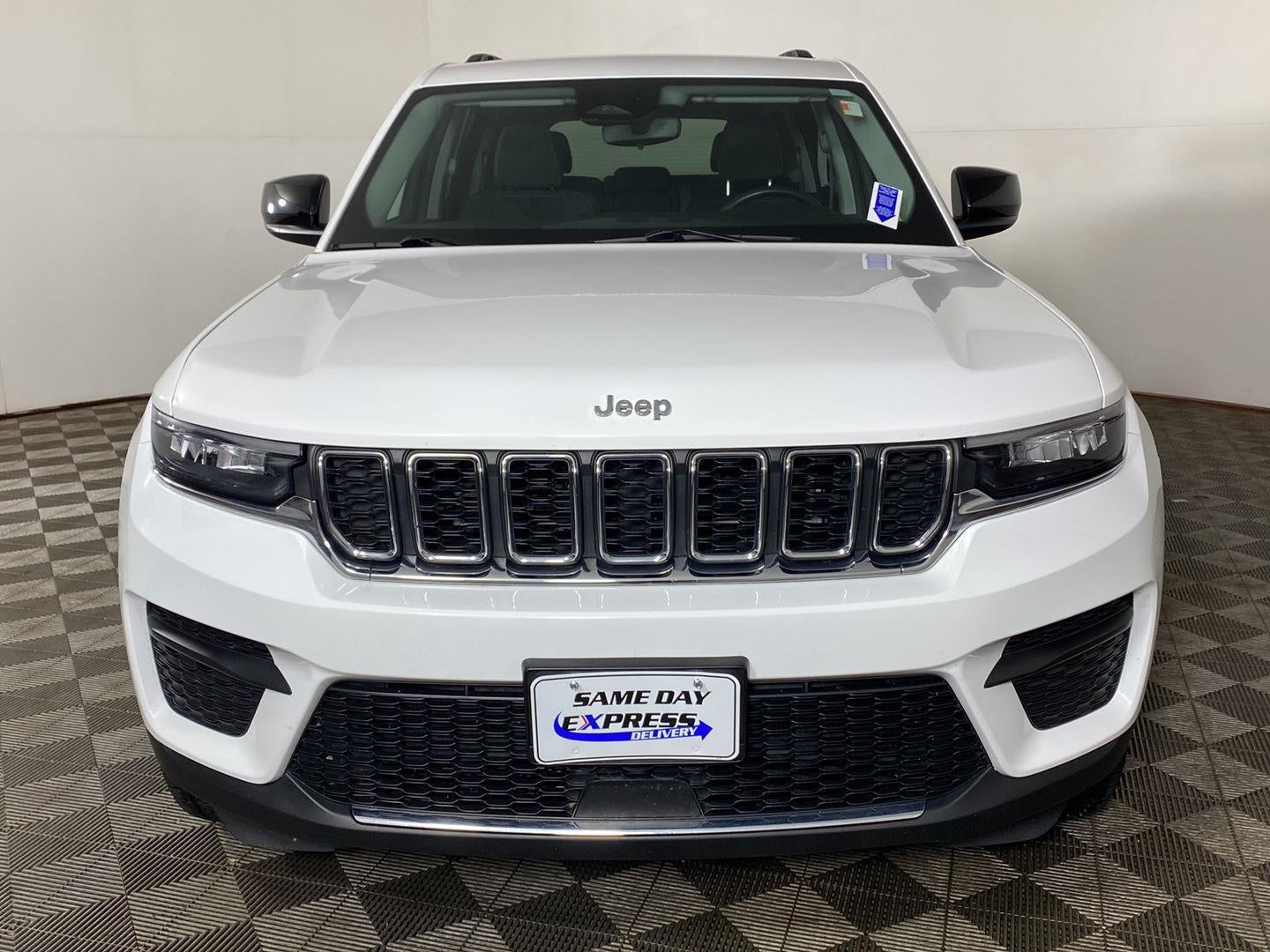 2023 Jeep Grand Cherokee Laredo 4x4