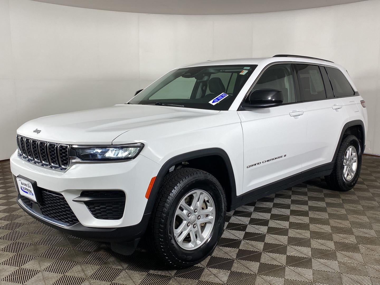 2023 Jeep Grand Cherokee Laredo 4x4