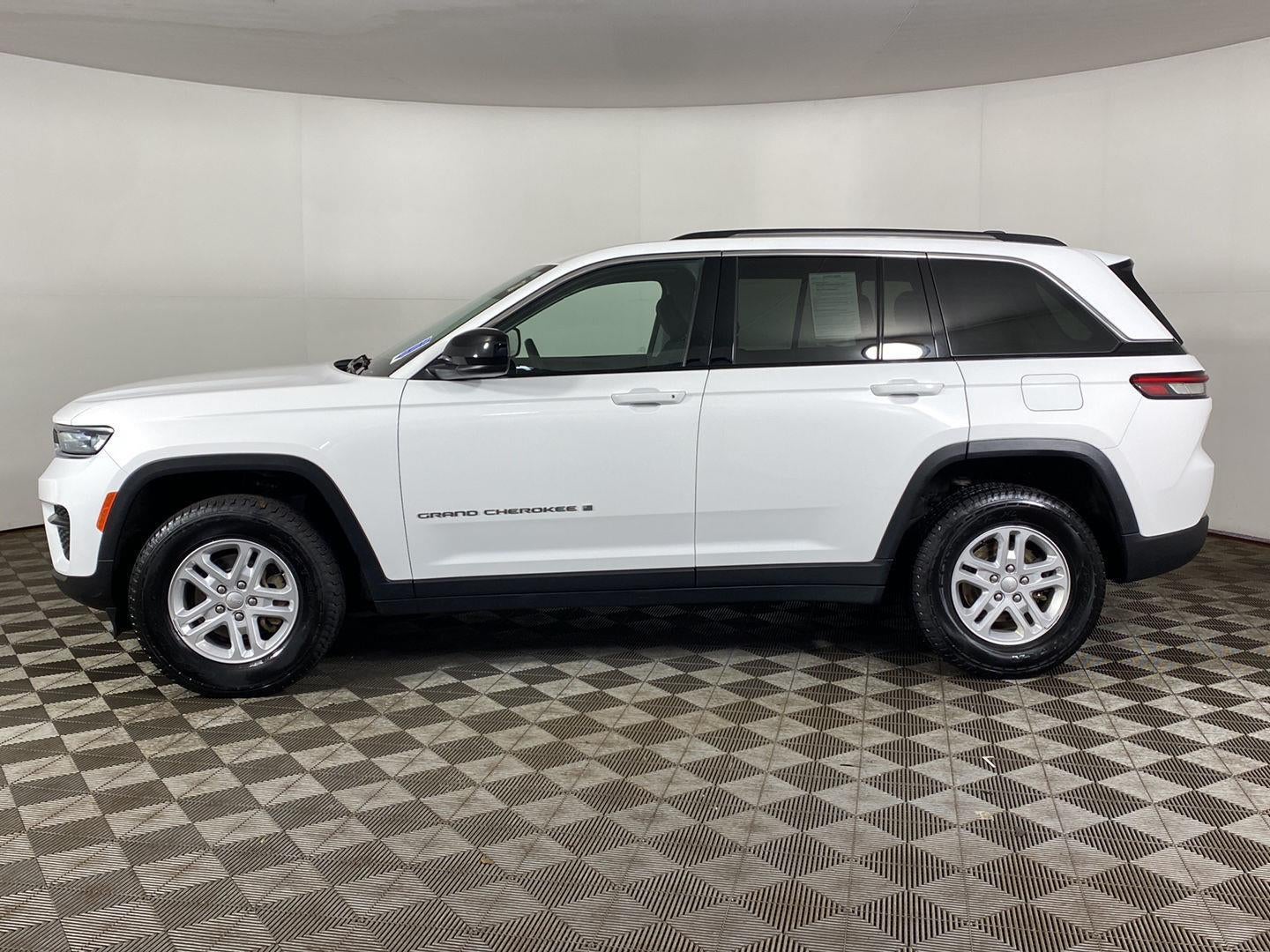 2023 Jeep Grand Cherokee Laredo 4x4