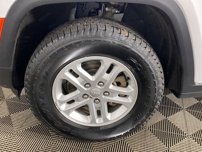 2023 Jeep Grand Cherokee Laredo 4x4