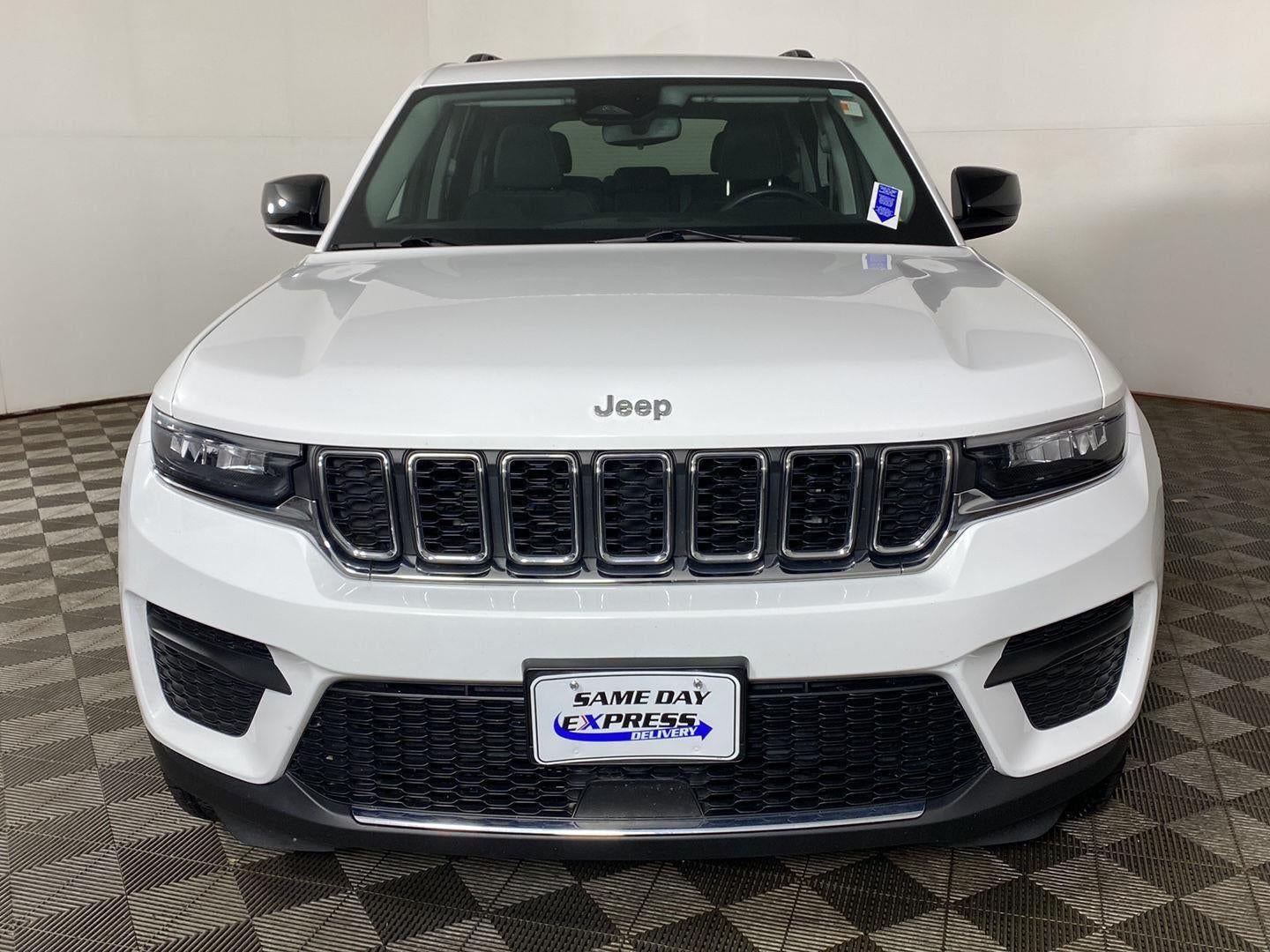 2023 Jeep Grand Cherokee Laredo 4x4