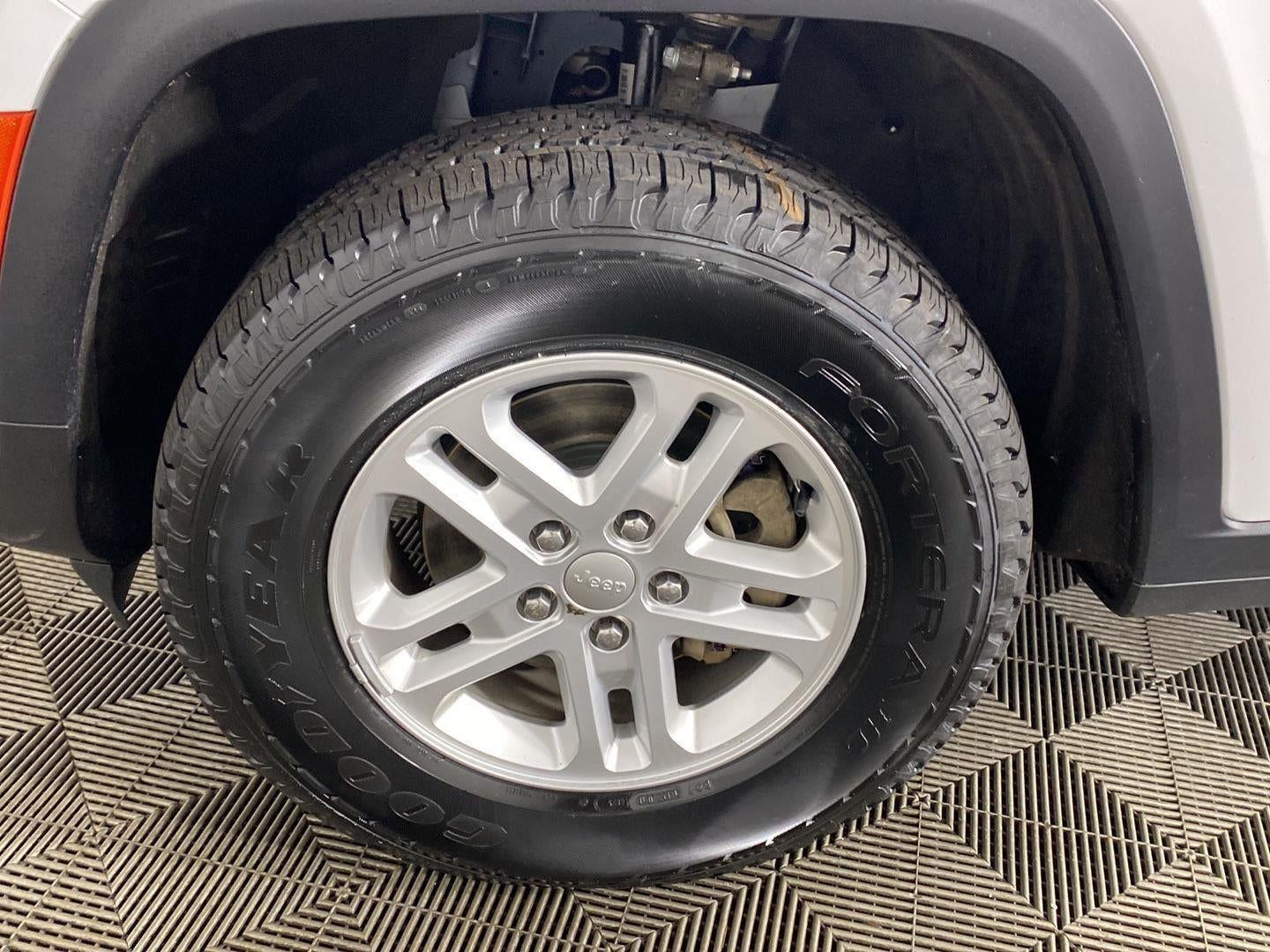 2023 Jeep Grand Cherokee Laredo 4x4
