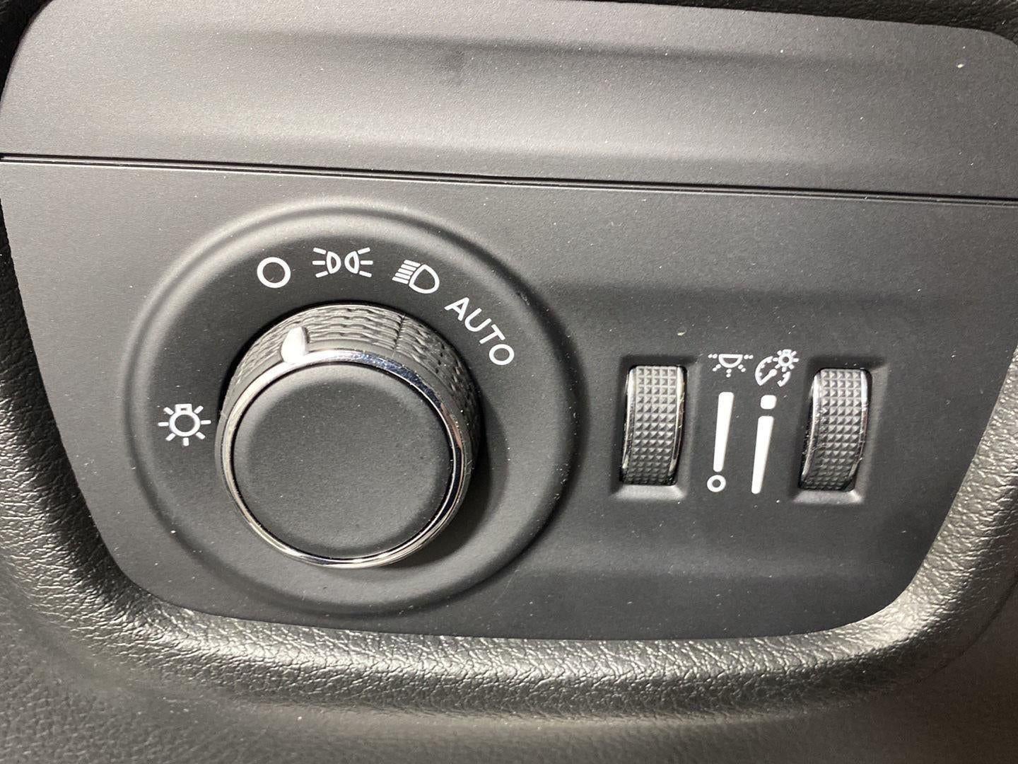 2023 Jeep Grand Cherokee Laredo 4x4