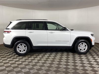2023 Jeep Grand Cherokee Laredo 4x4