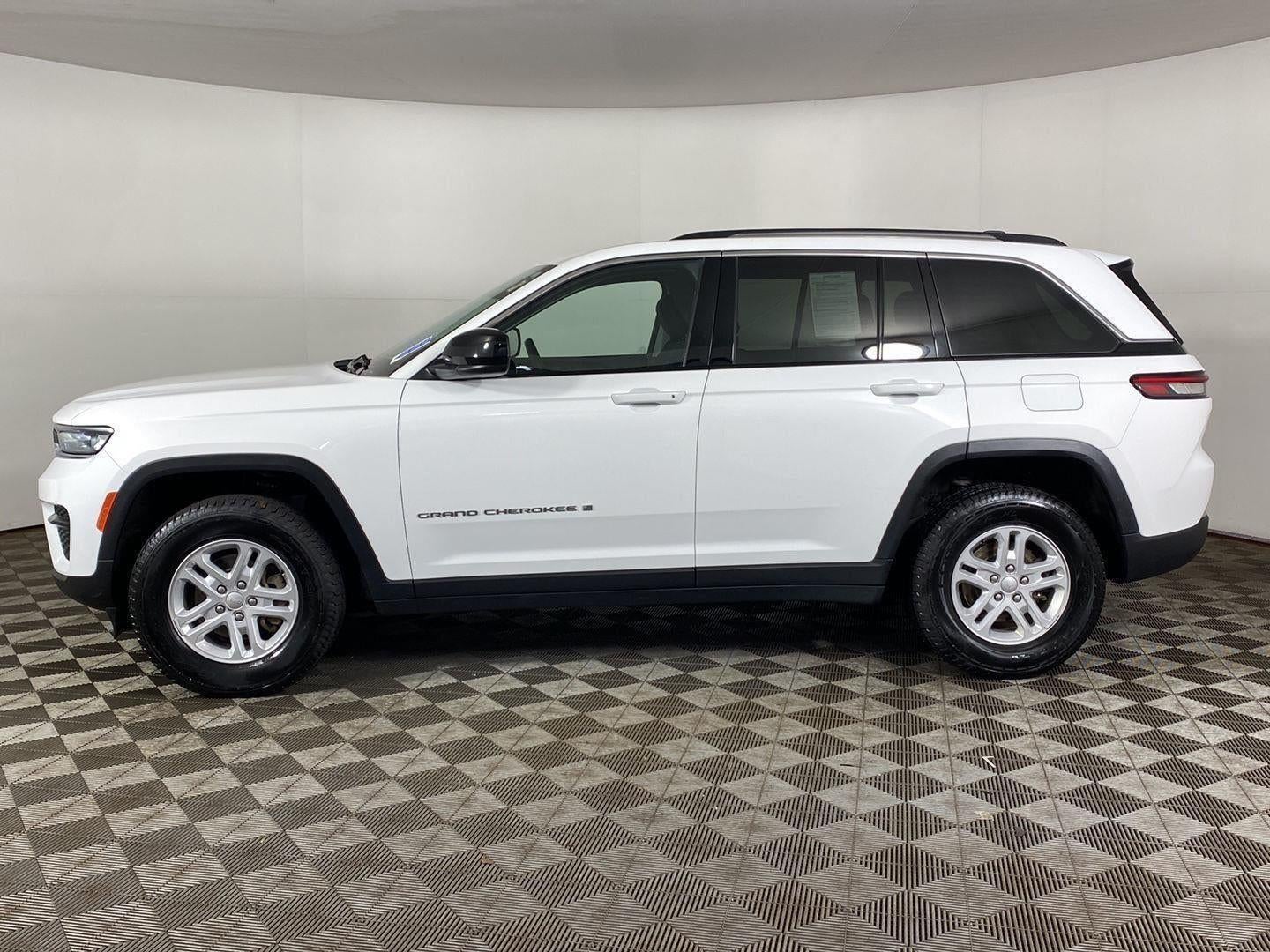 2023 Jeep Grand Cherokee Laredo 4x4