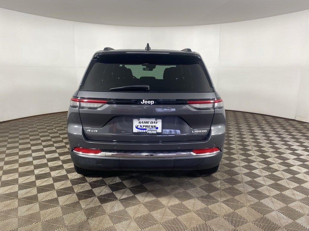 2025 Jeep Grand Cherokee Laredo 4x4