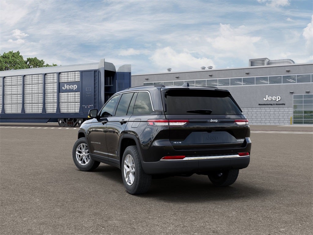2025 Jeep Grand Cherokee GRAND CHEROKEE LAREDO X 4X4