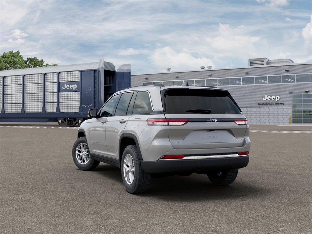 2025 Jeep Grand Cherokee GRAND CHEROKEE LAREDO X 4X4