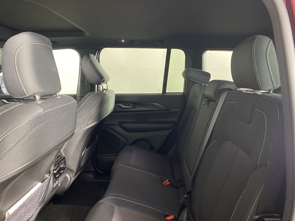 2025 Jeep Grand Cherokee Laredo X 4x4