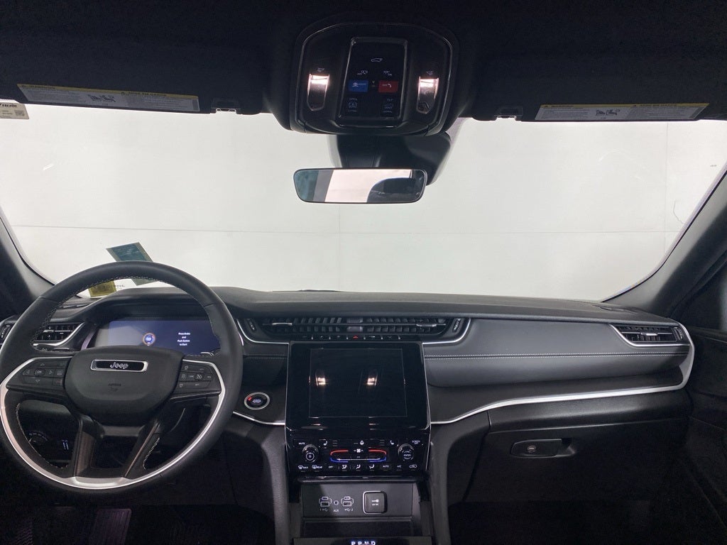 2025 Jeep Grand Cherokee Laredo X 4x4