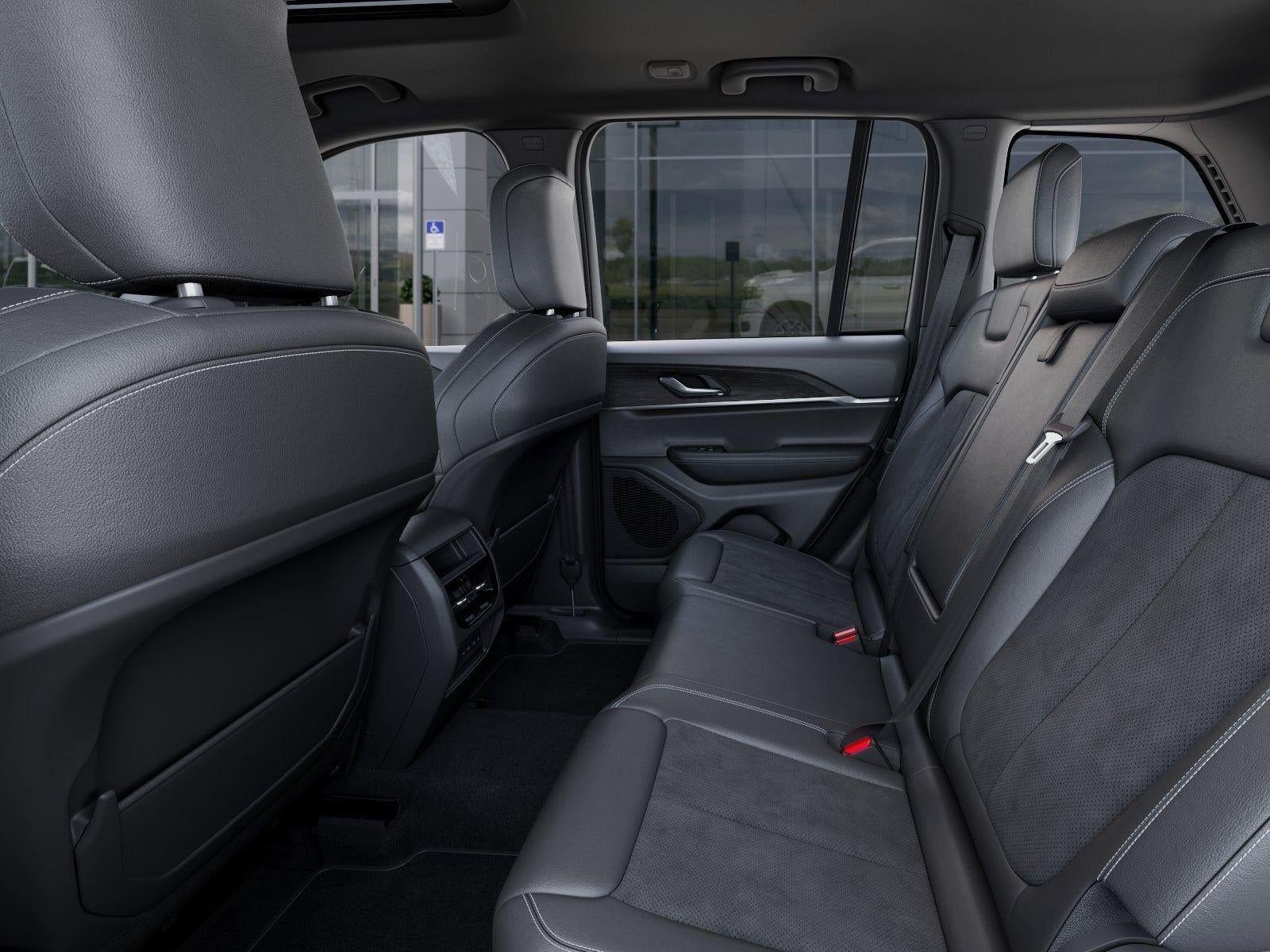 2026 Jeep Grand Cherokee GRAND CHEROKEE LAREDO ALTITUDE 4X4