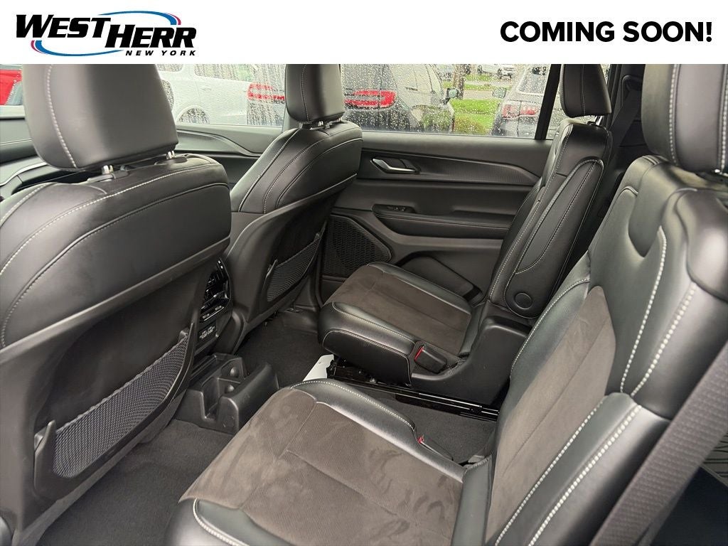 2023 Jeep Grand Cherokee L Altitude 4x4