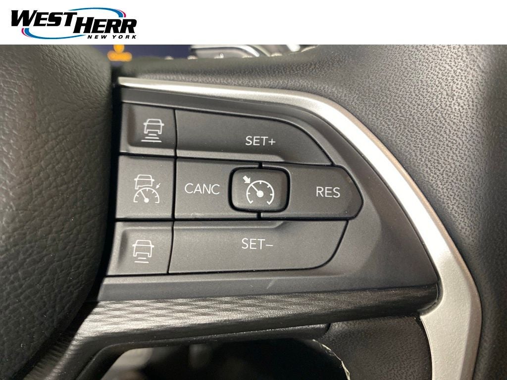2024 Jeep Grand Cherokee L Laredo 4x4