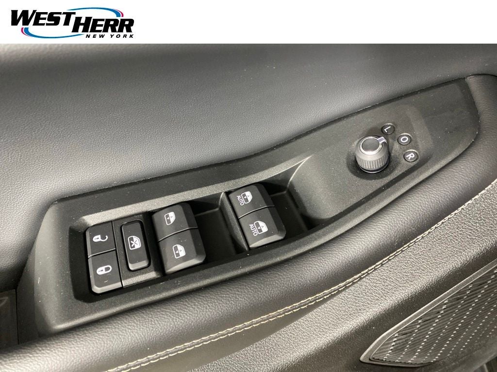 2024 Jeep Grand Cherokee L Laredo 4x4