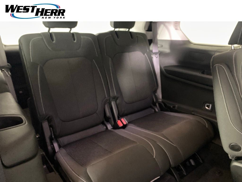 2024 Jeep Grand Cherokee L Laredo 4x4
